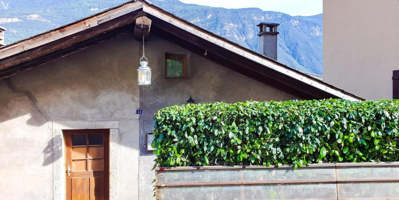 Fully, Valais Chalet Accueillant Avec Cheminee Vila Exterior foto